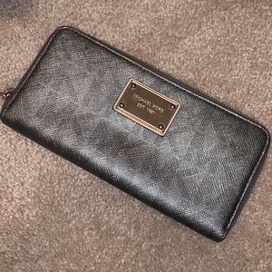 Michael Kors Original Michael Kors Jet Set Full Zip Continental Wallet